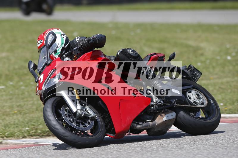 /27 12.06.2025 Ducati Schweiz Trackday Warmup  ADR/gelb-jeaune/31